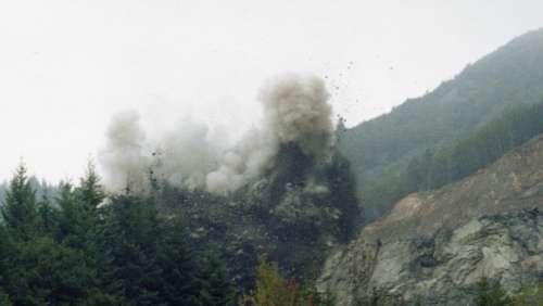 Volata a Sasso di Castro (FI), esplosivo Tutagex 831, innesco miccia detonante alla pentrite 12 g/m, relais da 20 ms