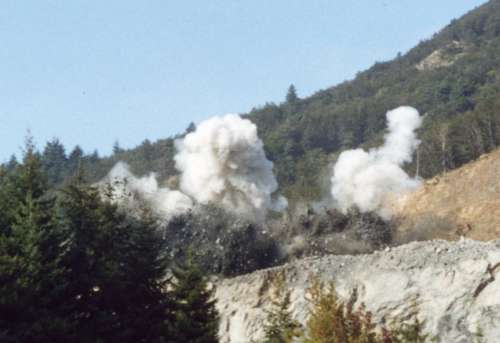 Volata a Sasso di Castro (FI), esplosivo Tutagex 831, innesco miccia detonante alla pentrite 12 g/m, relais da 20 ms