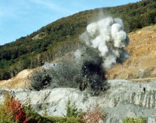 Impresa Dott. Geol. Luca Barletti; consulenze geologiche per ogni scopo, esplosivistica per tutti gli usi: geologia, esplosivi, demolizioni, Protezione Civile, vibrazioni, scavi, cave, miniere e molto ancora